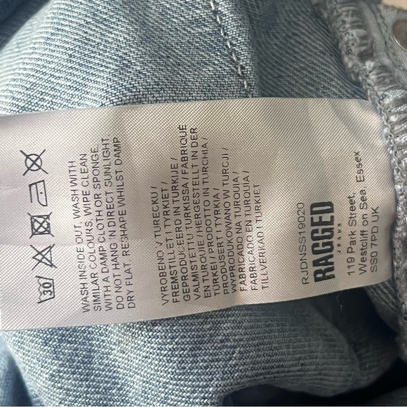 The Ragged Priest MOM JEANS IN LIGHT WASH DENIM-BLUES - Picture 11 of 14